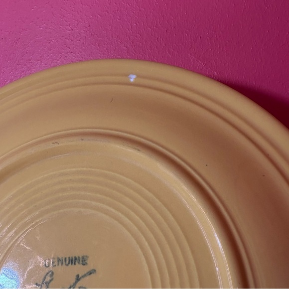 Vintage * Genuine Fiestaware Yellow Dinner Plate Collectible Homer Laughlin GUC - Picture 5 of 8